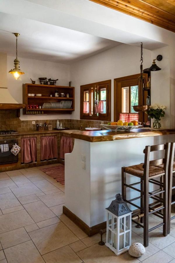 Platanos Villa Василики Екстериор снимка